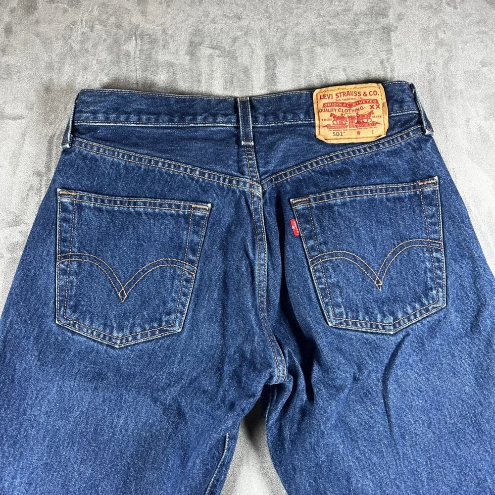 Levis 501 Original‎ Fit Mens Jeans 30x32 Blue Denim Button Fly Straight Leg